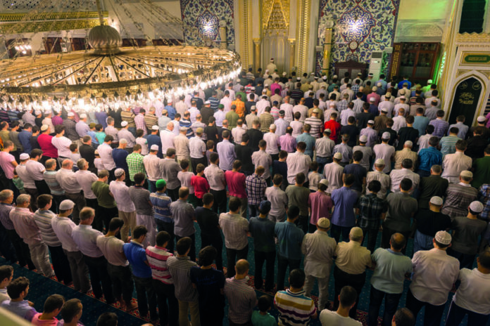 Istanbul,,Turkey,-,August,03:,Tarawih,Prayers,In,Ramadan,For